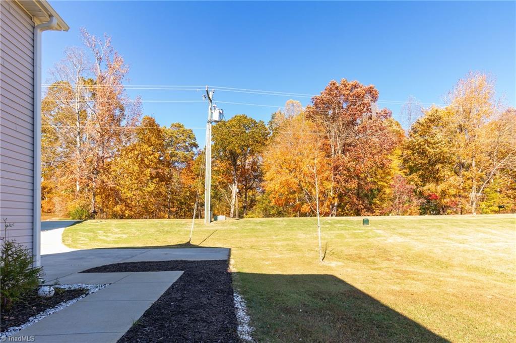 1112 Baileys Chapel Road Advance, NC 27006 - Photo 28 of 31 Beautiful colors greet you as you leave home