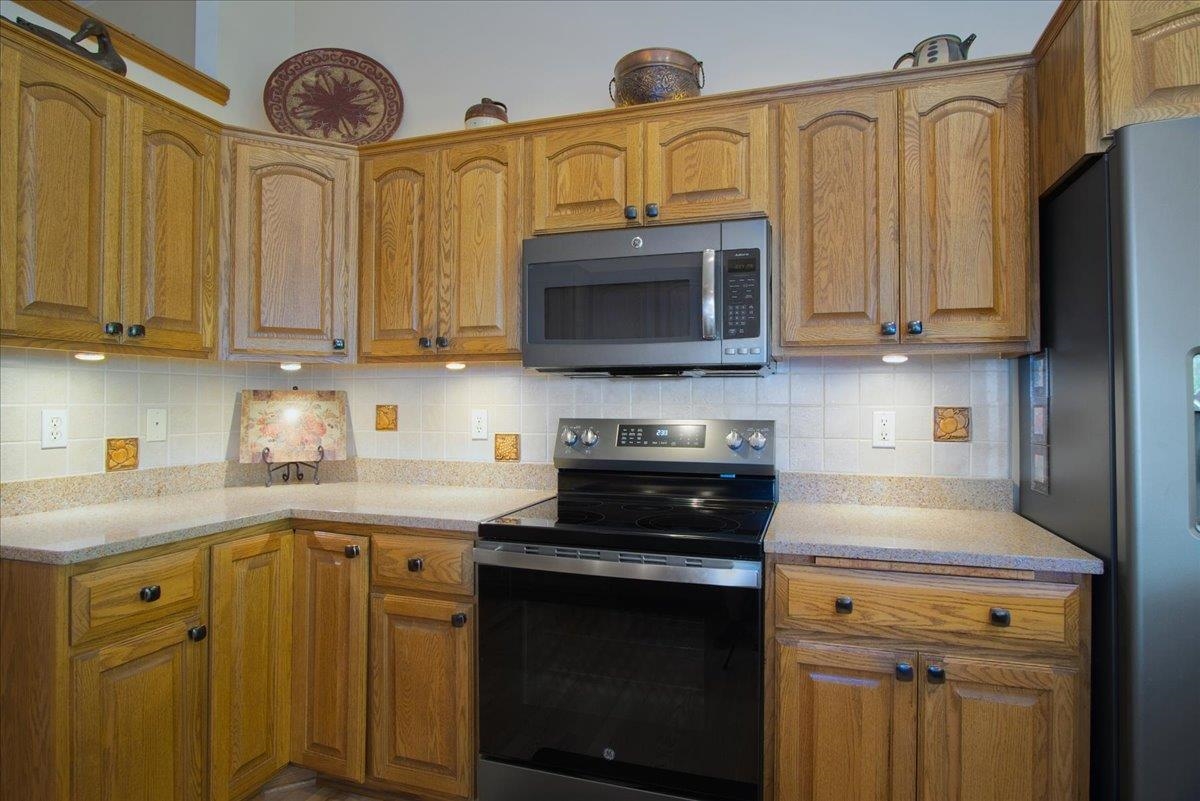 2308 Dynes Way Sun Prairie, WI 53590 - Photo 15 of 69