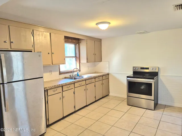 $1,150 | 5836 Sonora Drive West, Jacksonville, FL 32244