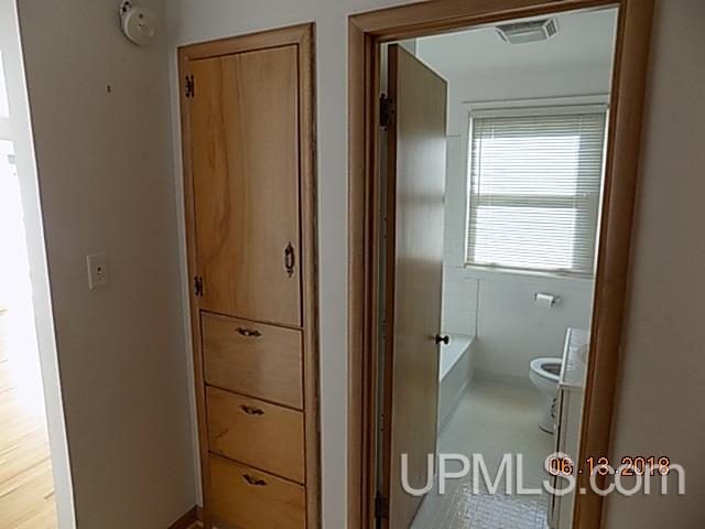 2002 Washington Street Ishpeming, MI 49849 - Photo 15 of 24