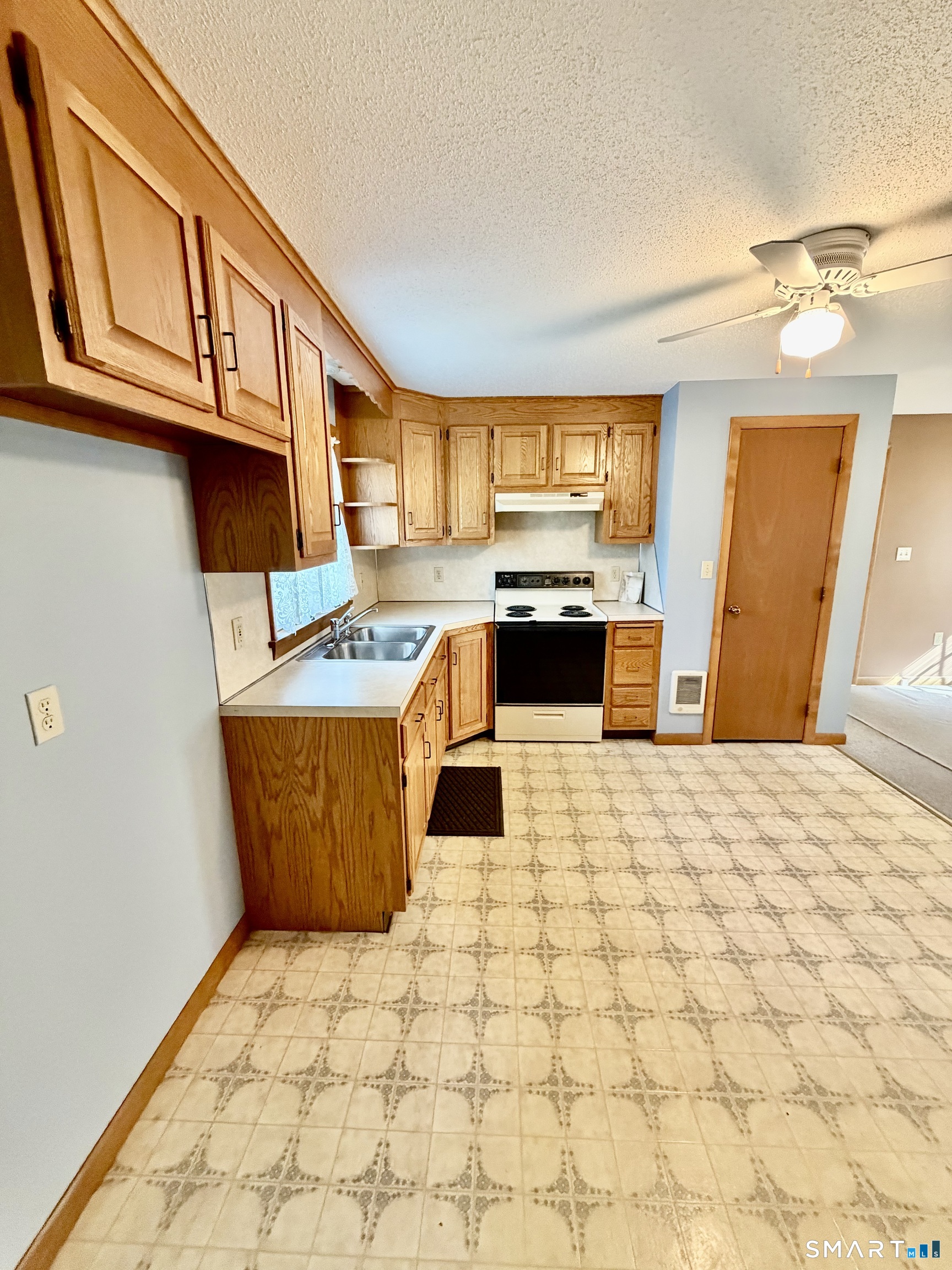 232 Lakeside Boulevard East Waterbury, CT 06708 - Photo 18 of 22