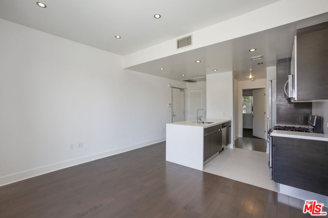 7857 West Manchester Avenue, Unit 110 Playa del Rey, CA 90293 - Photo 6 of 23