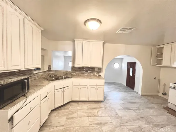 $2,950 | 1263 Lomita Road, San Bernardino, CA 92405