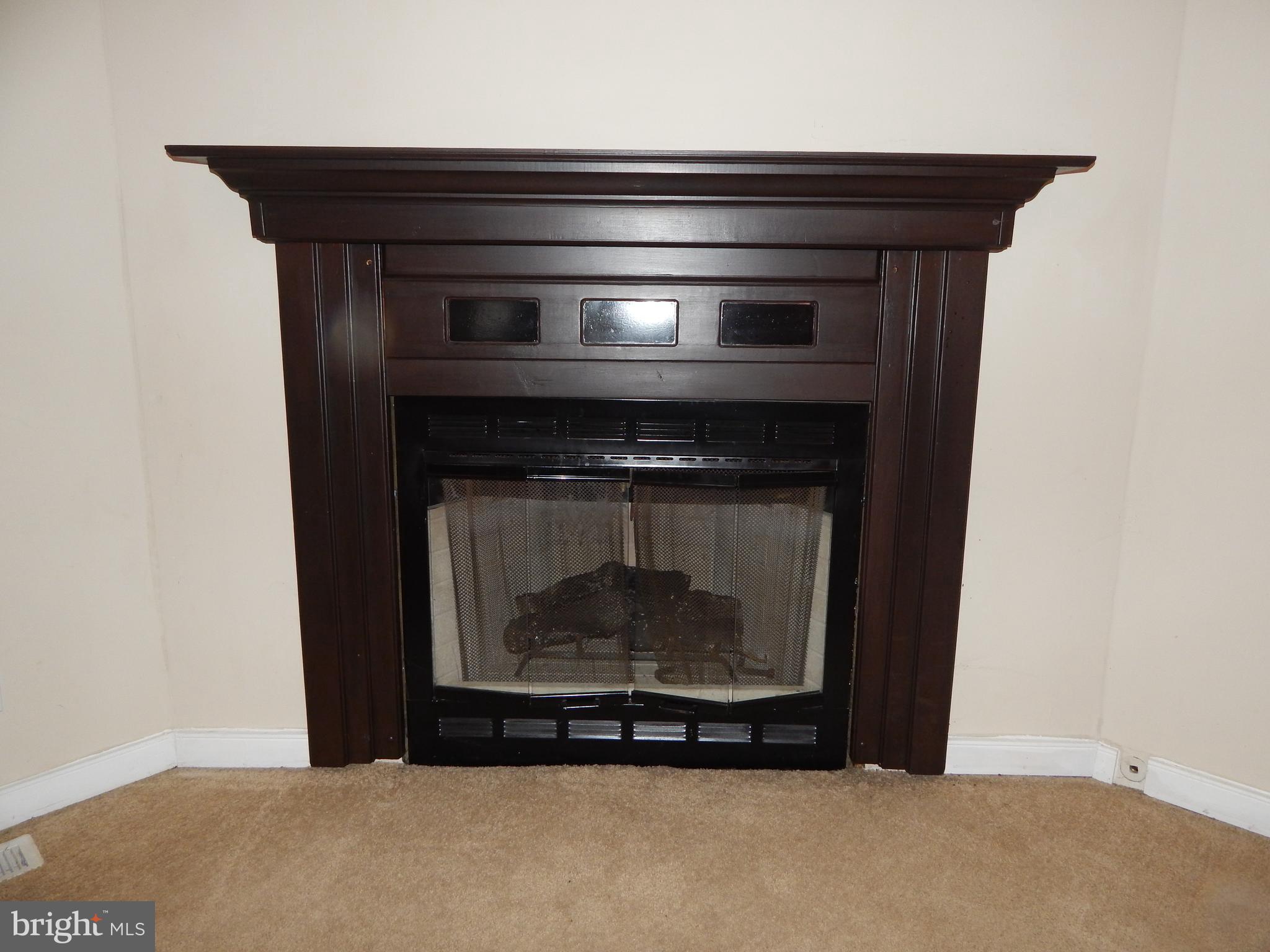 6517 South Roxbury Mill Road Woodford, VA 22580 - Photo 6 of 21 Family Room