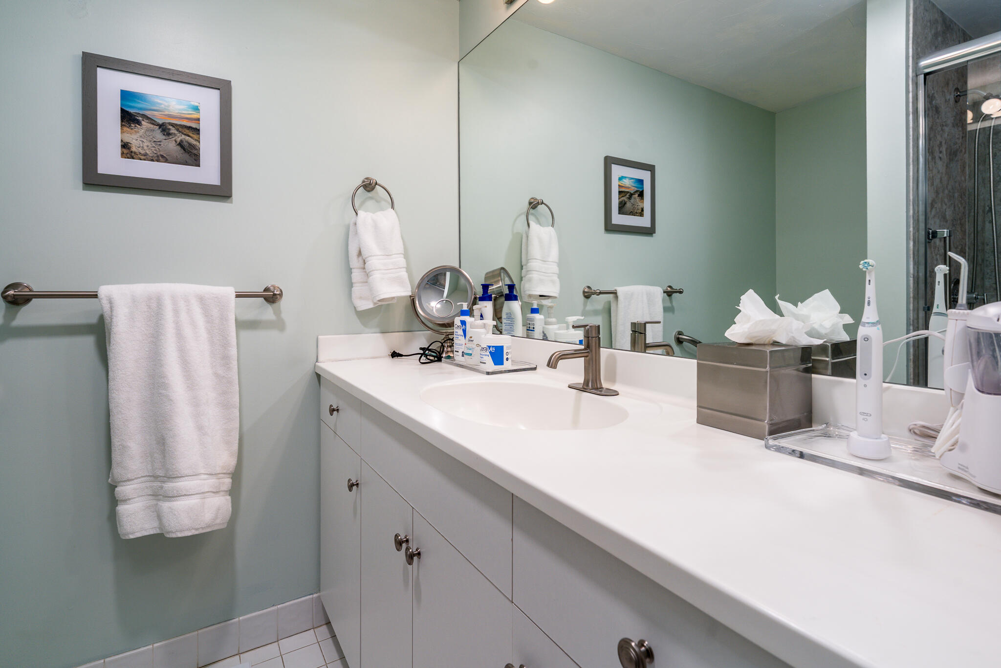 8 Forest Gate, Unit 8 Yarmouth Port, MA 02675 - Photo 16 of 49 1stbedroombath1