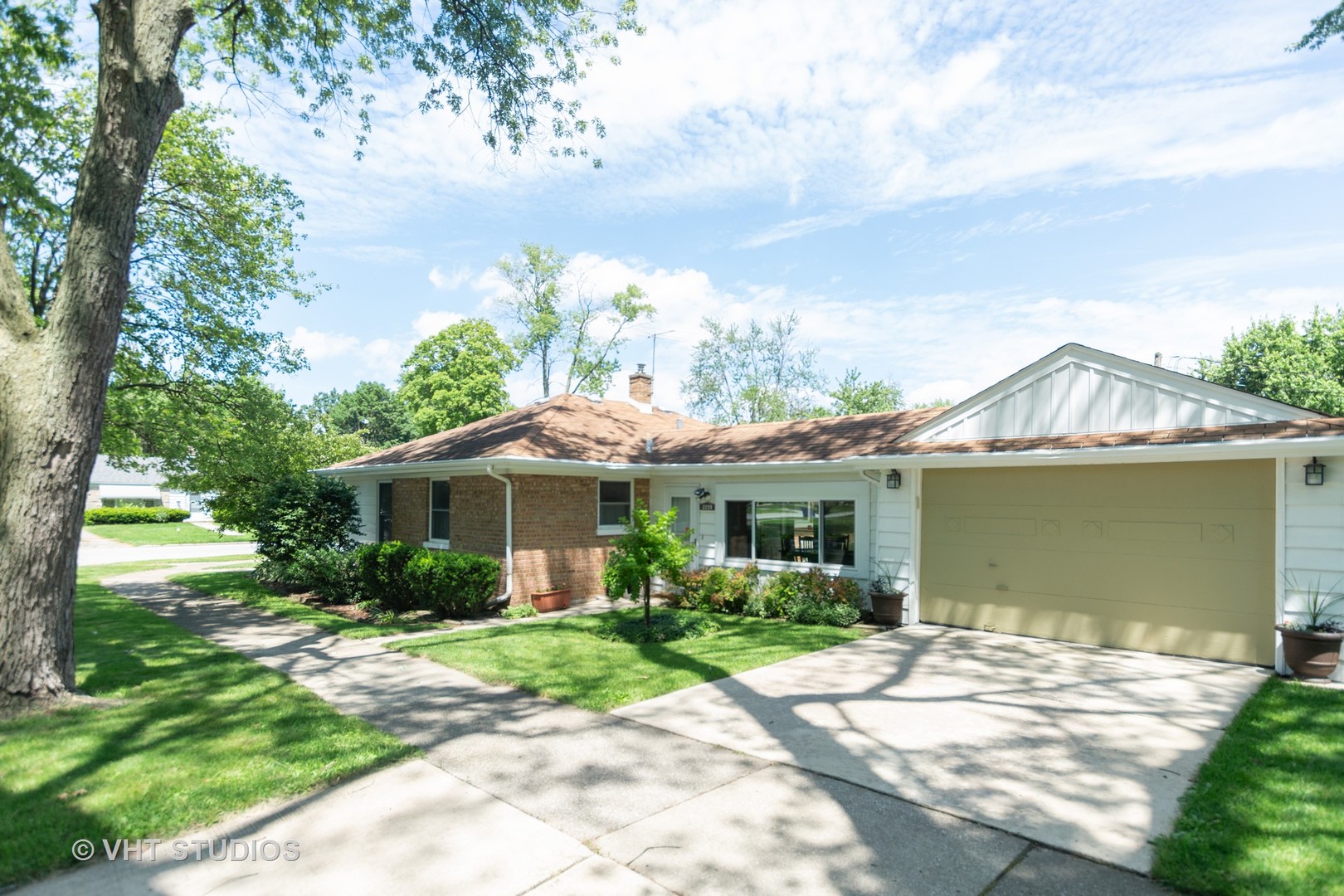 2233 Spruce Road Homewood, IL 60430 - Photo 1 of 17 a view of front a house with a garden