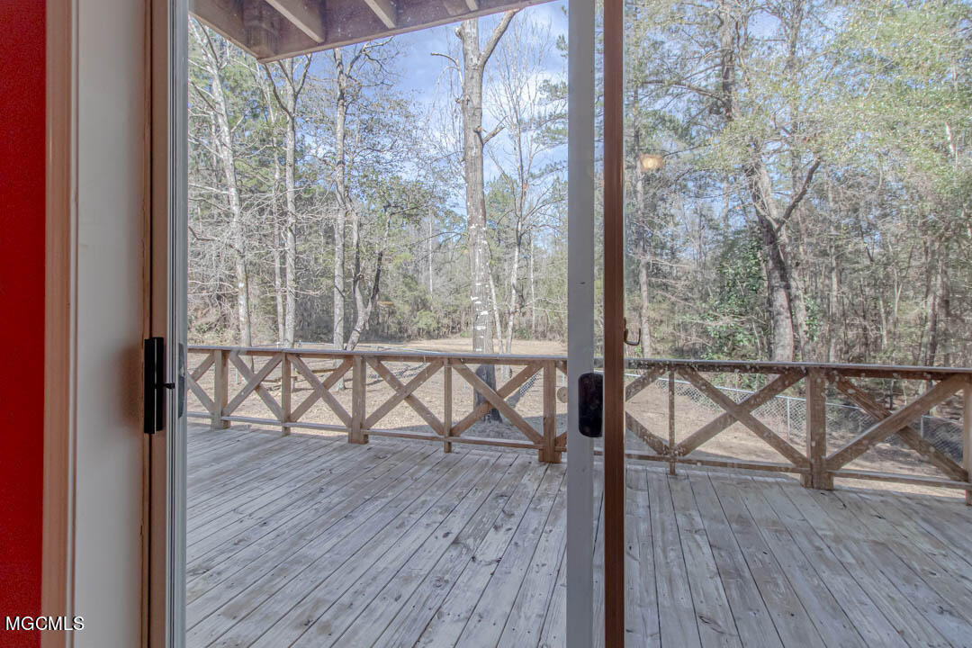 123 McConnell Road Beaumont, MS 39423 - Photo 15 of 41 Sliding doors opening onto deck