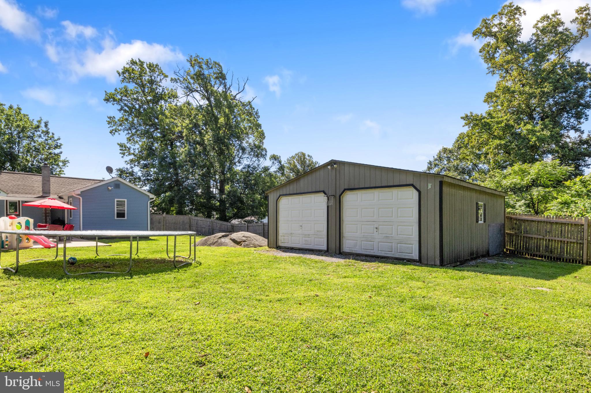 575 Cassel Road Manchester, PA 17345 - Photo 28 of 33 Spacious yard with a versatile garage.