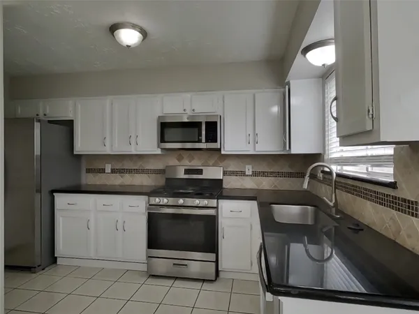 $1,609 | 19910 Faye Oaks Drive, Humble, TX 77346