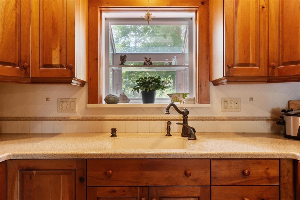 165 Hockanum Road Warwick, MA 01378 - Photo 13 of 41