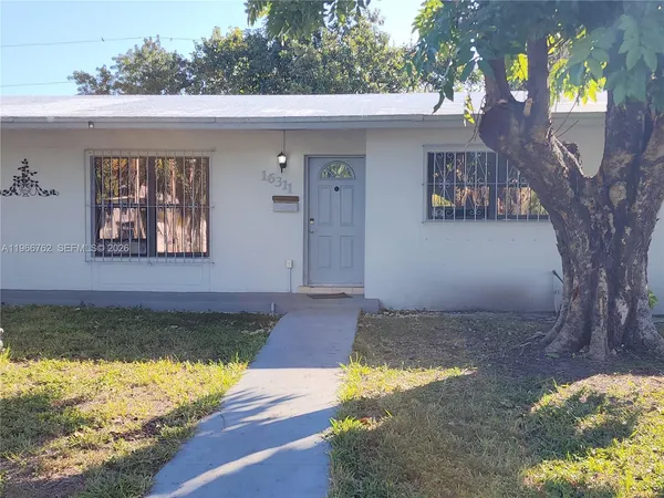 $2,500 | 16311 Southwest 102nd Place, Unit A, Miami, FL 33157