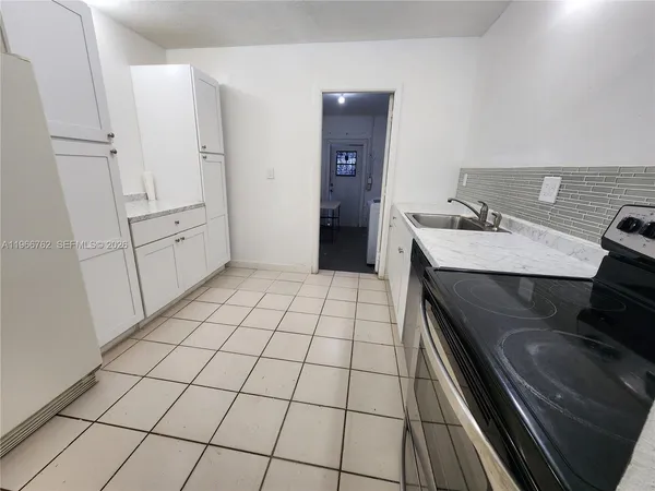 $2,500 | 16311 Southwest 102nd Place, Unit A, Miami, FL 33157