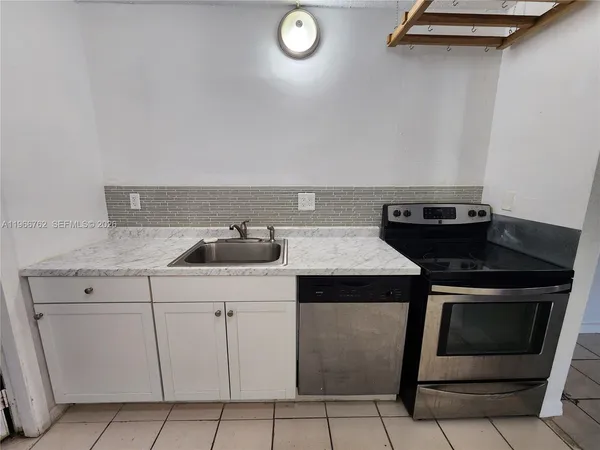 $2,500 | 16311 Southwest 102nd Place, Unit A, Miami, FL 33157