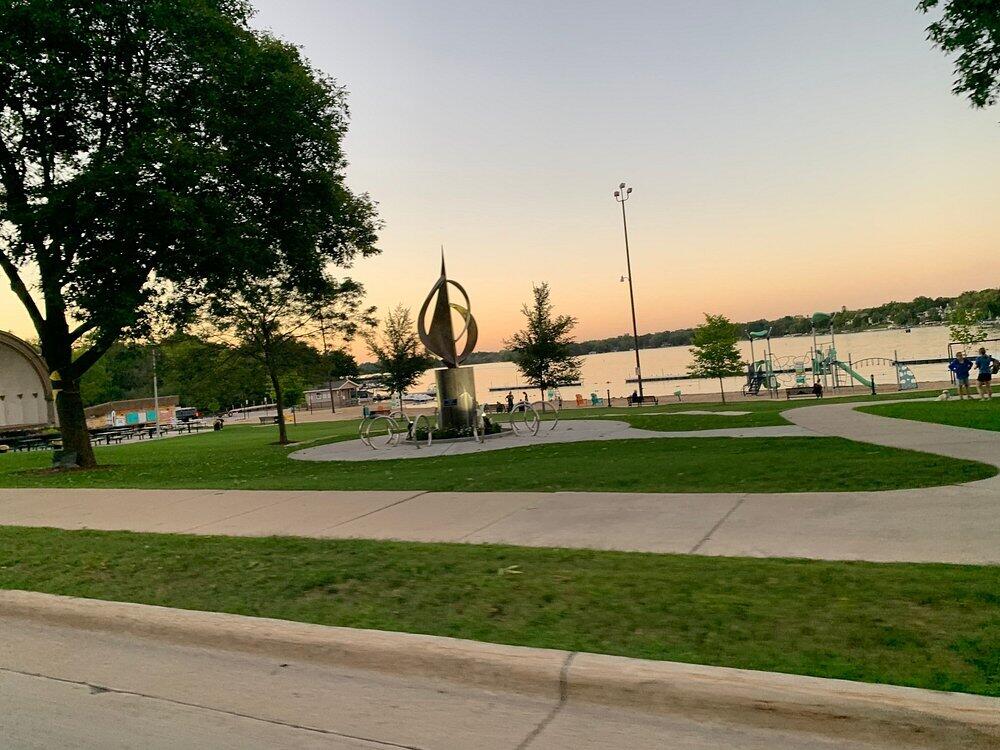 305 South Concord Road Oconomowoc, WI 53066 - Photo 4 of 31 Labelle