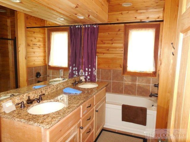 1645 Silverleaf Road Zionville, NC 28698 - Photo 5 of 19 Gallery Image 5