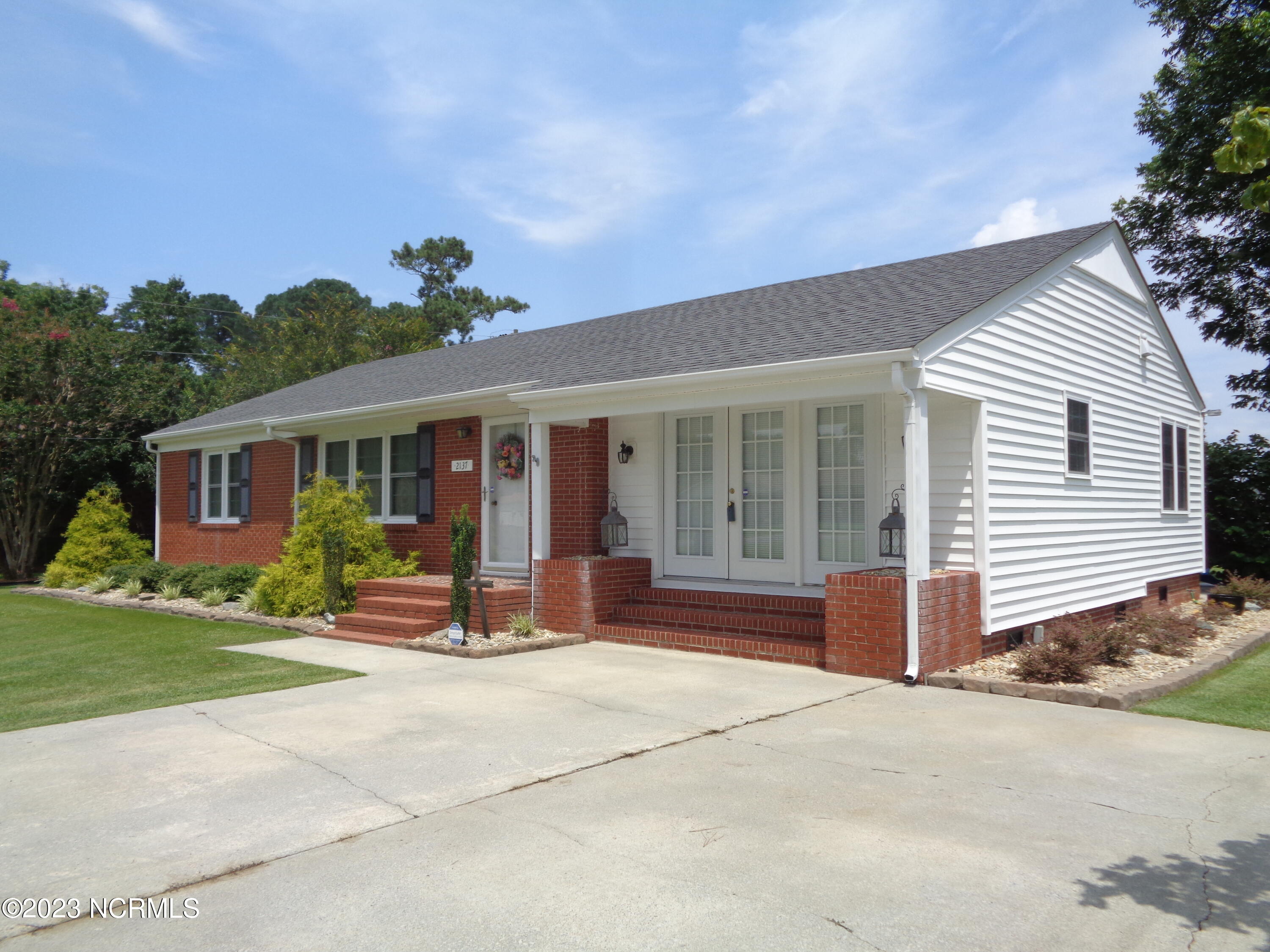 2137 Joe Temple Road Kinston, NC 28504 - Photo 3 of 65 Front