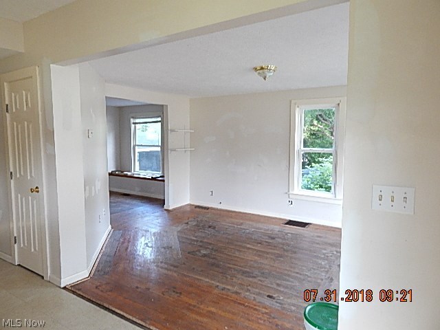 1418 West Prospect Road Ashtabula, OH 44004 - Photo 4 of 16 Gallery Image 4