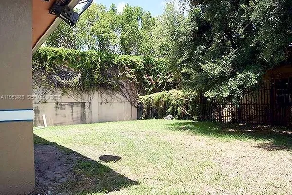 $2,700 | 601 Northwest 97th Street, Unit 601, Miami, FL 33150