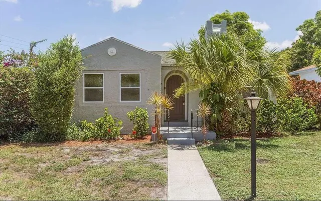 $189,000 | 500 Evergreen Drive, Lake Park, FL 33403