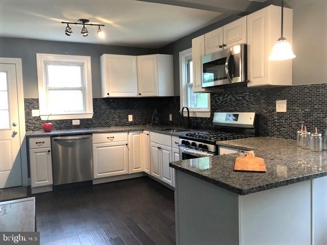 3637 Hilmar Road Baltimore, MD 21244 - Photo 3 of 9 Kitchen