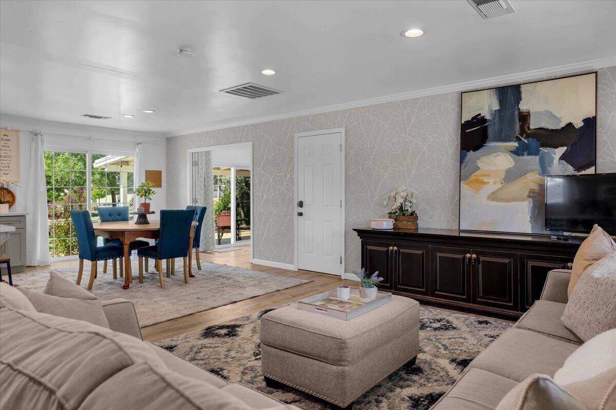 11550 Ridgewood Road Redding, CA 96003 - Photo 5 of 33 1,584 Sq Ft