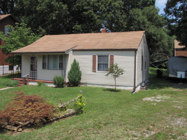 2035 Holley Road Roanoke, VA 24012 - Photo 2 of 14 IMG_6806
