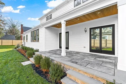 $3,350,000 | 8 Oakdale Avenue, Wellesley, MA 02482