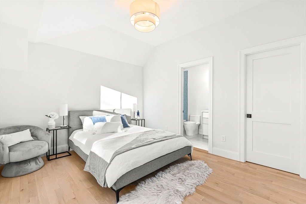 8 Oakdale Avenue Wellesley, MA 02482 - Photo 20 of 34