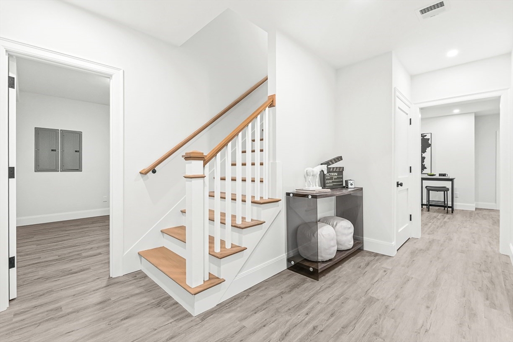 8 Oakdale Avenue Wellesley, MA 02482 - Photo 26 of 34