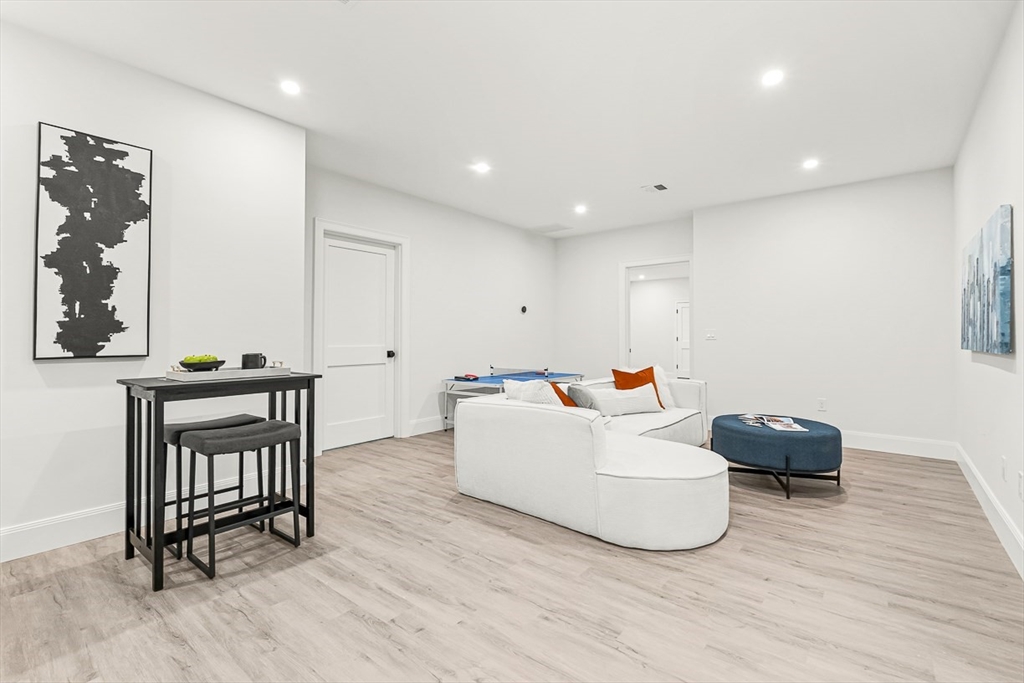 8 Oakdale Avenue Wellesley, MA 02482 - Photo 27 of 34