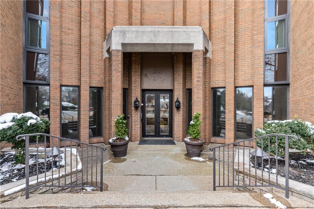 900 Washington Road, Unit 106 Mt. Lebanon, PA 15228 - Photo 2 of 39 Gallery Image 2