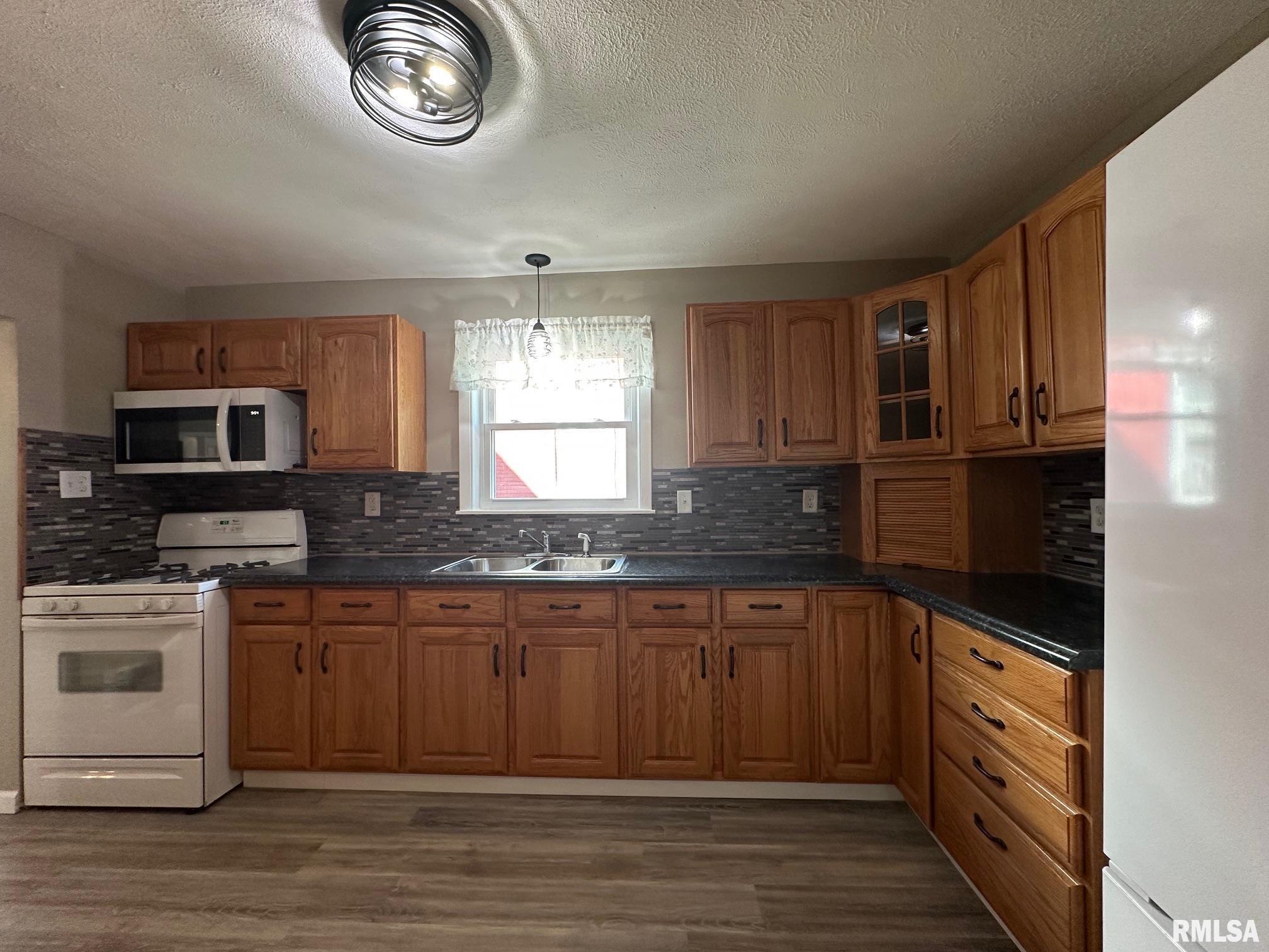1121 Chestnut Street Quincy, IL 62301 - Photo 6 of 28