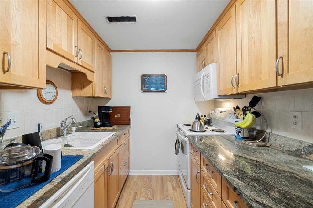 36 Wharf Path, Unit 36 Marblehead, MA 01945 - Photo 6 of 24 Gallery Image 6