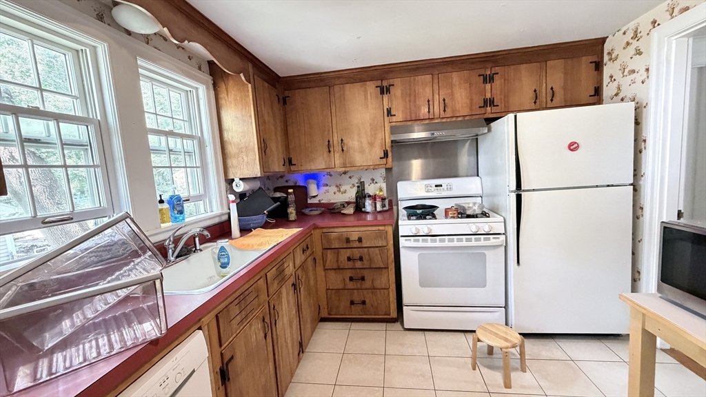 4 Mossdale Road Boston, MA 02130 - Photo 3 of 19 Gallery Image 3