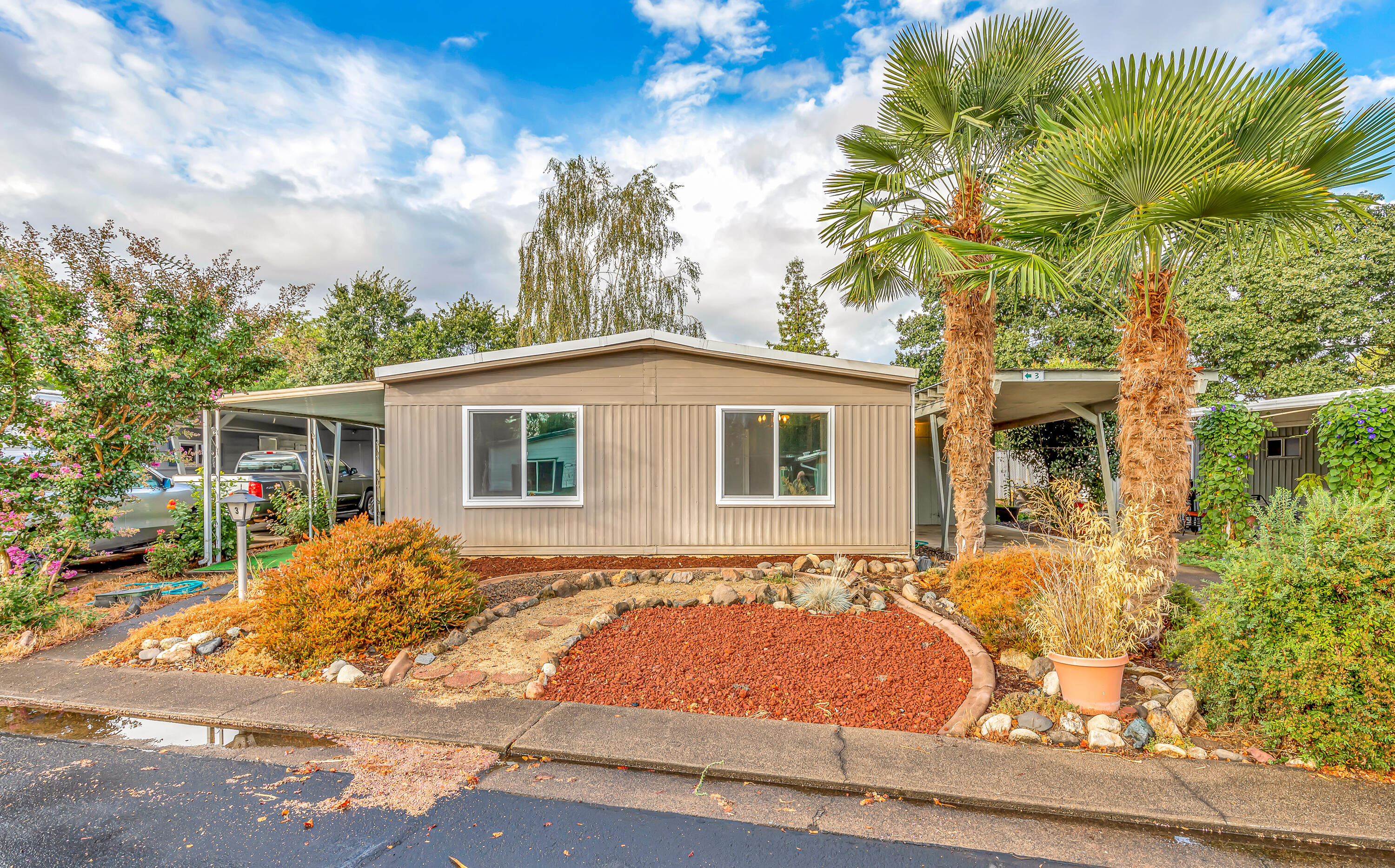 2252 Table Rock Road, Unit 3 Medford, OR 97501 - Photo 17 of 21 9R9A4508