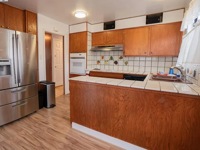 $1,049,000 | 231 St Catherine Drive, Daly City, CA 94015