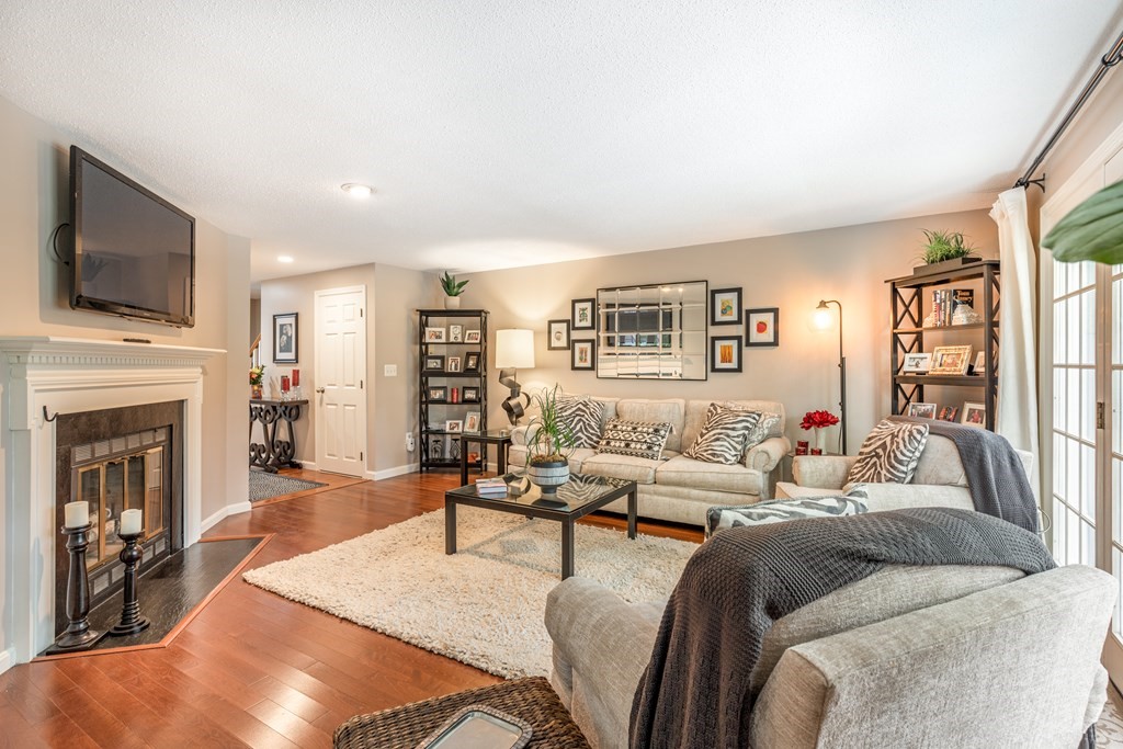 23 Fuller Pond Road, Unit 23 Middleton, MA 01949 - Photo 4 of 32 Gallery Image 4