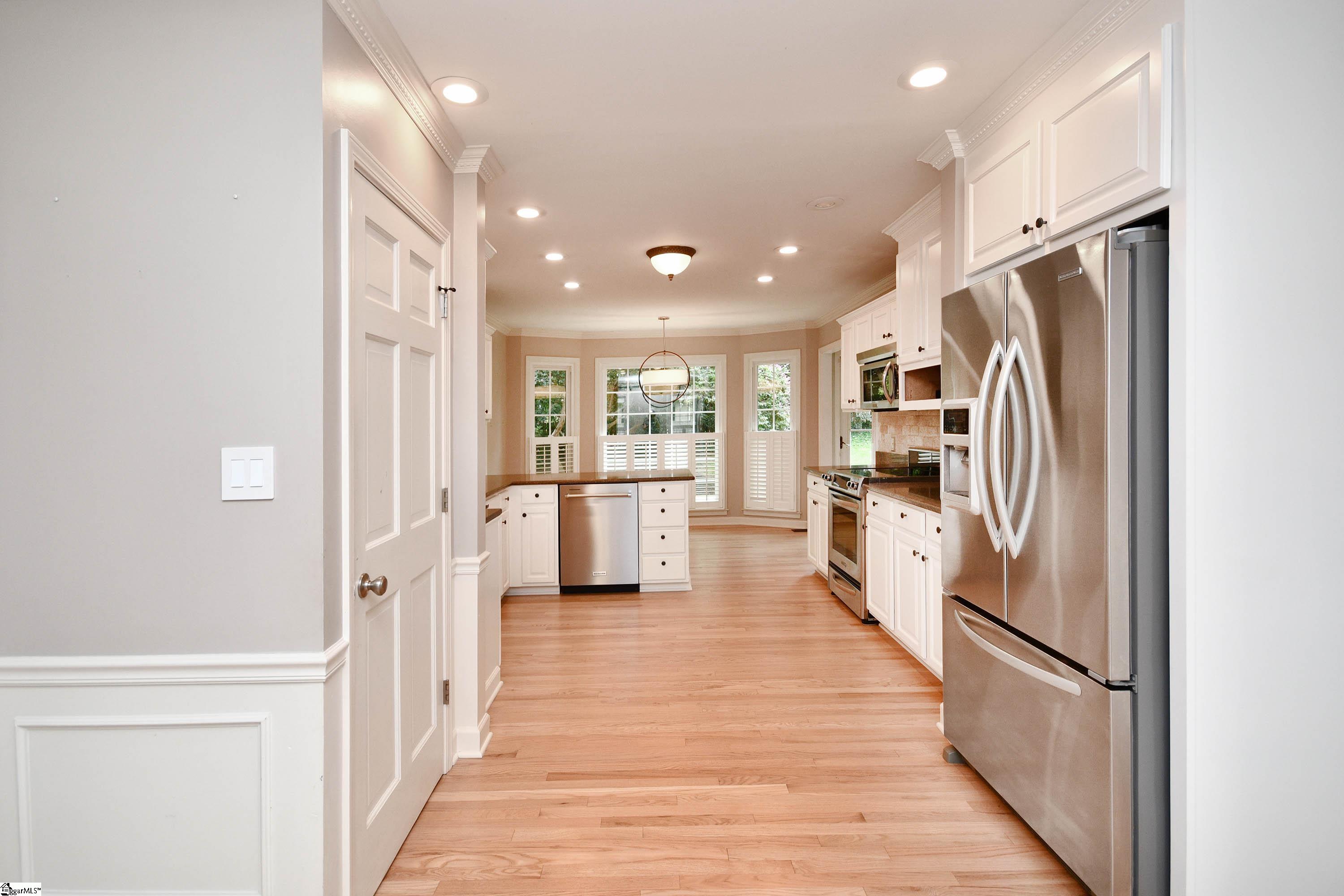 110 Forrester Creek Drive Greenville, SC 29607 - Photo 13 of 39