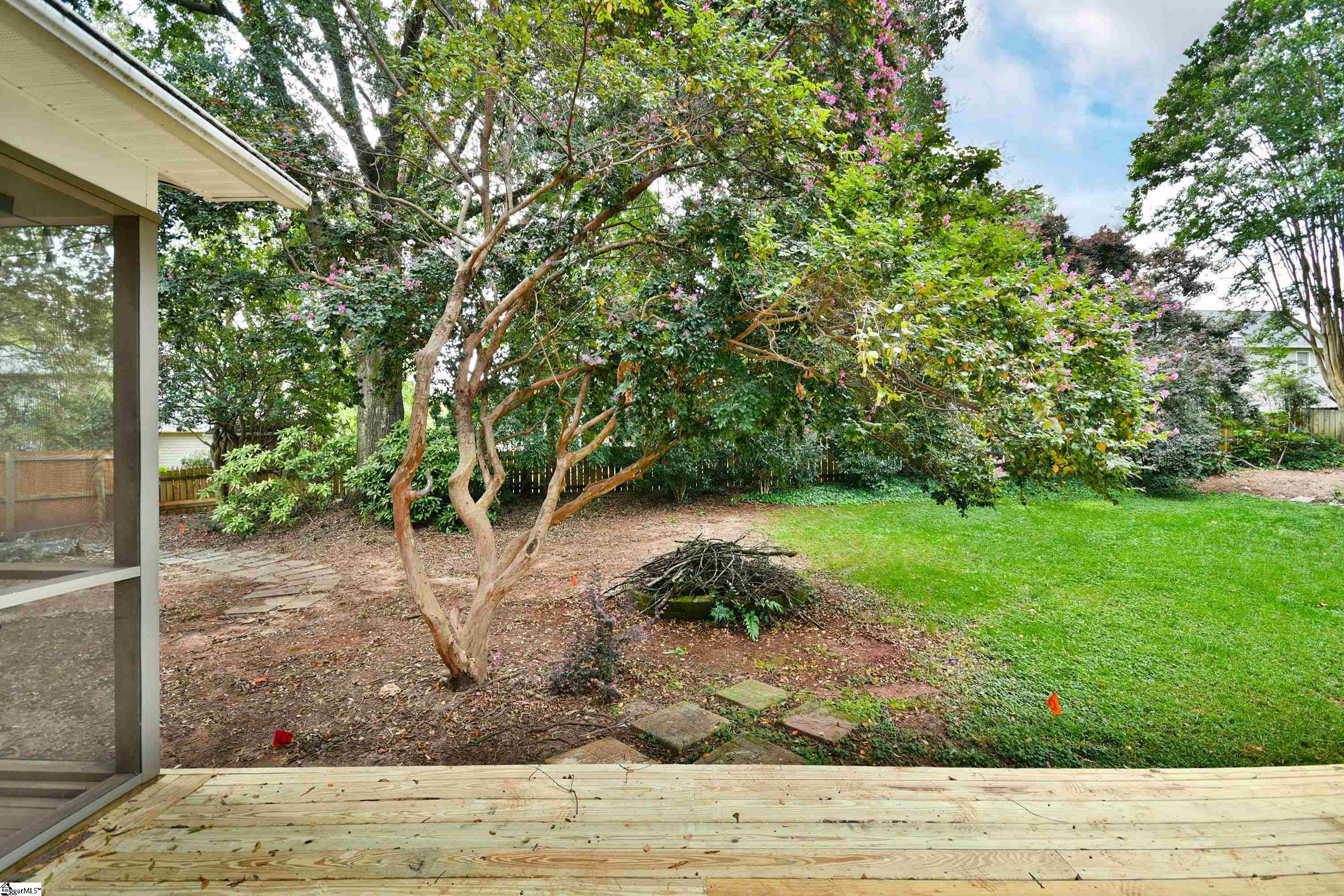 110 Forrester Creek Drive Greenville, SC 29607 - Photo 3 of 39