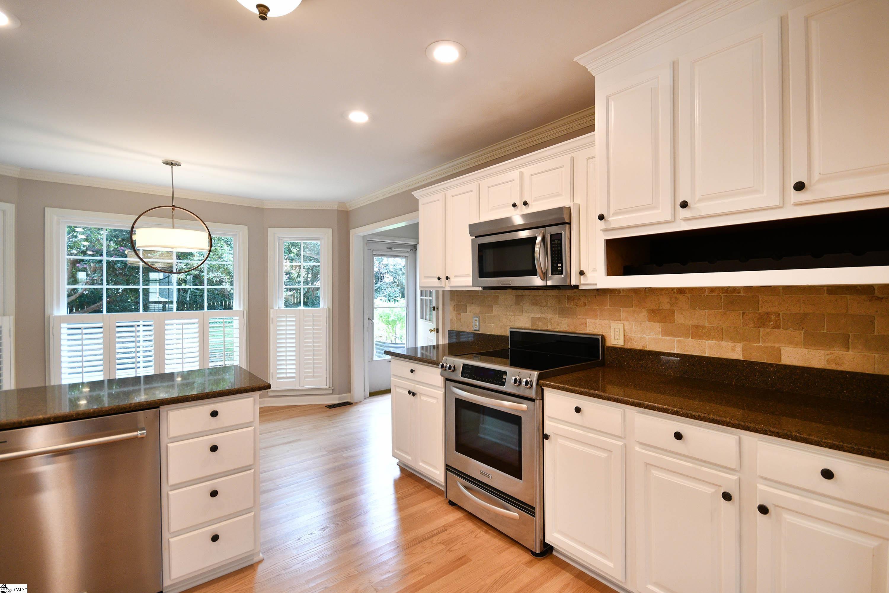 110 Forrester Creek Drive Greenville, SC 29607 - Photo 8 of 39