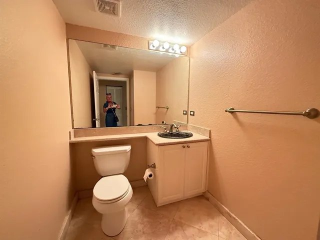 $2,500 | 6942 West Sample Road, Unit 6942, Pompano Beach, FL 33063