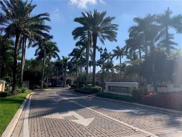 $2,500 | 6942 West Sample Road, Unit 6942, Pompano Beach, FL 33063