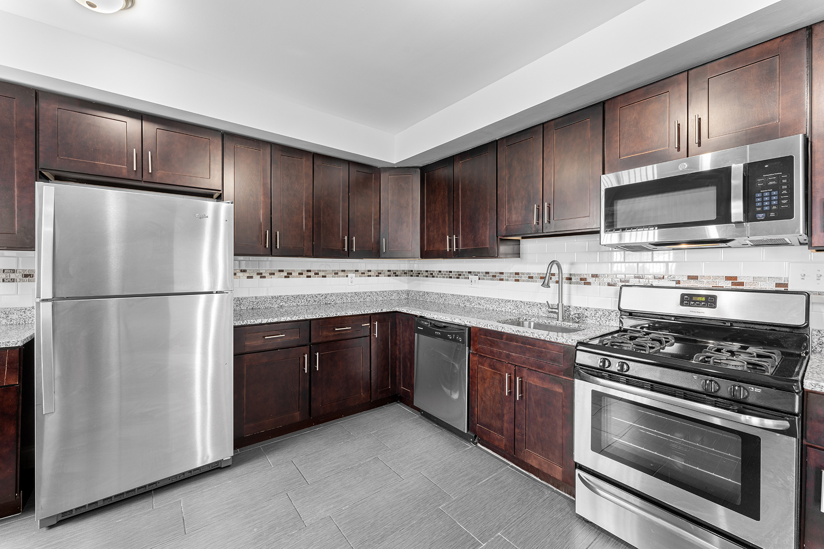 2451 West Howard Street, Unit 509 Chicago, IL 60645 - Photo 4 of 13