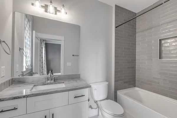 $4,295 | 910 15th Avenue South, Unit A, Nashville, TN 37212