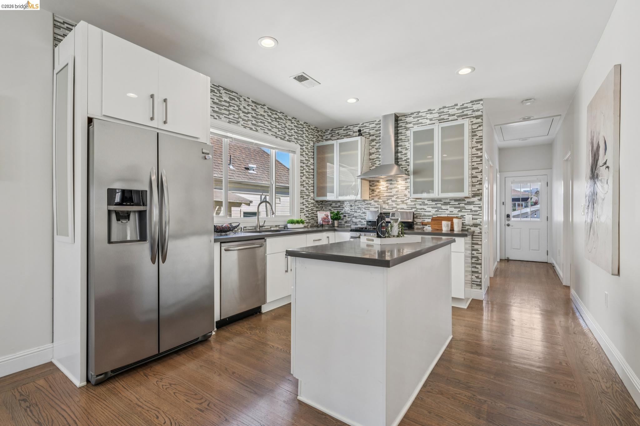 2012 Chestnut Street Oakland, CA 94607 - Photo 7 of 47