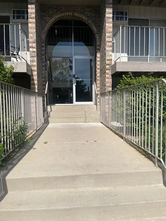 $1,750 | 866 Crimson Court, Unit 1105, Prospect Heights, IL 60070