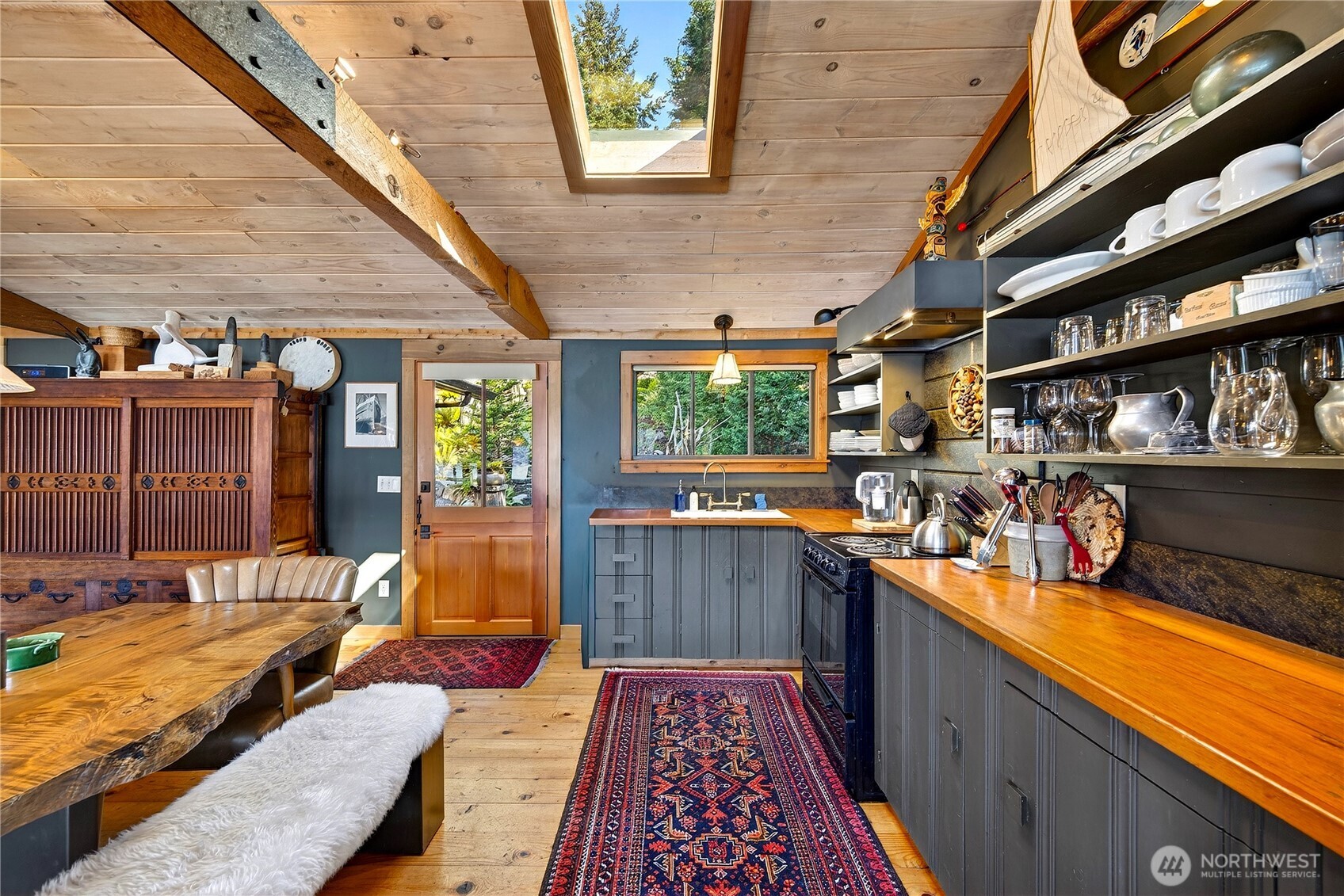 5132 West Shore Road Anacortes, WA 98221 - Photo 13 of 33 Gallery Image 13