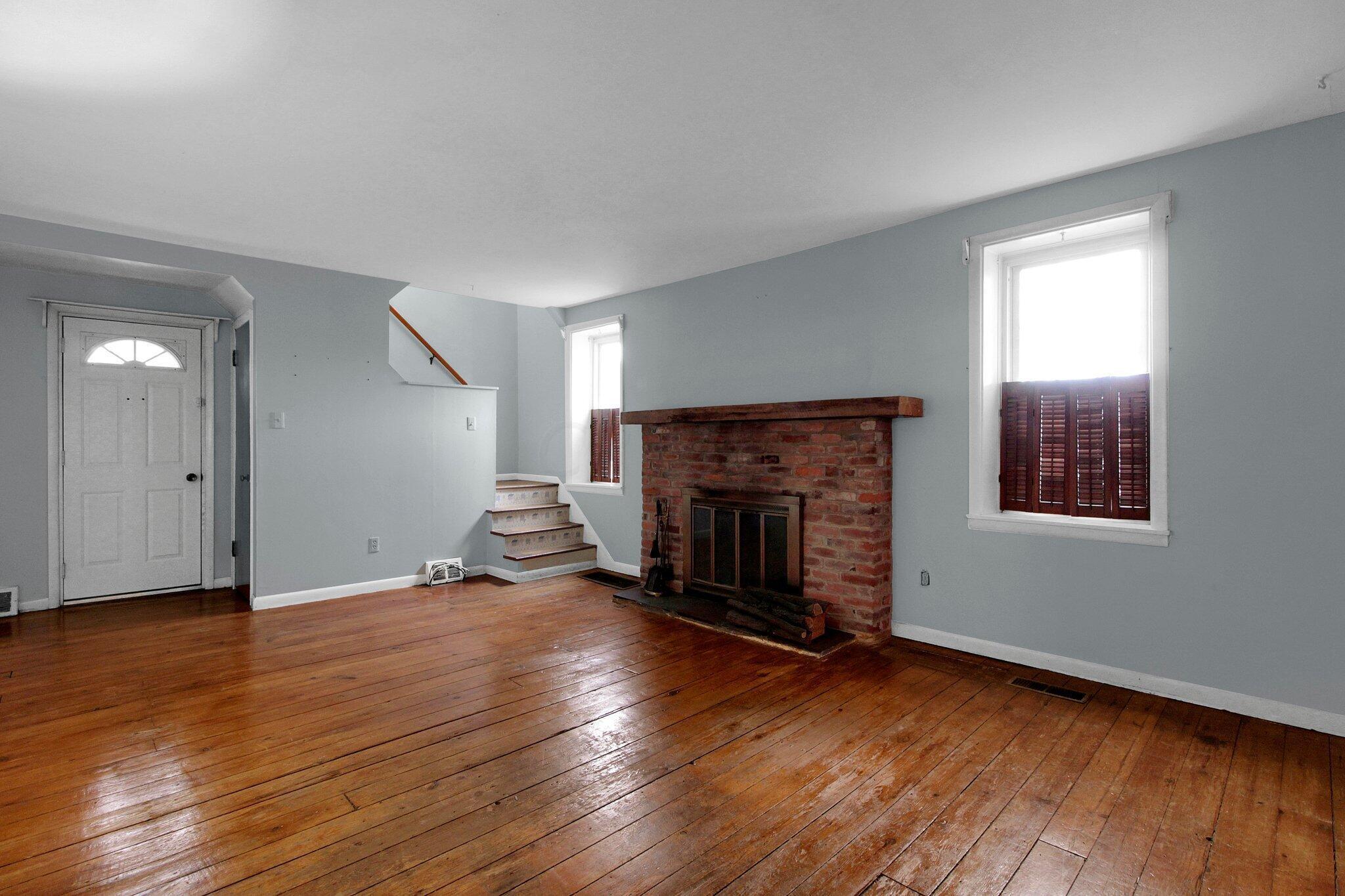460 Clark State Road Gahanna, OH 43230 - Photo 9 of 25 Living room