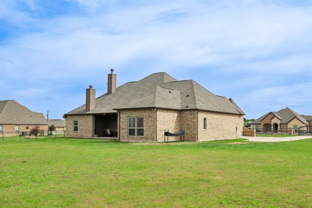 1020 Jesse James Lane Springtown, TX 76082 - Photo 37 of 38