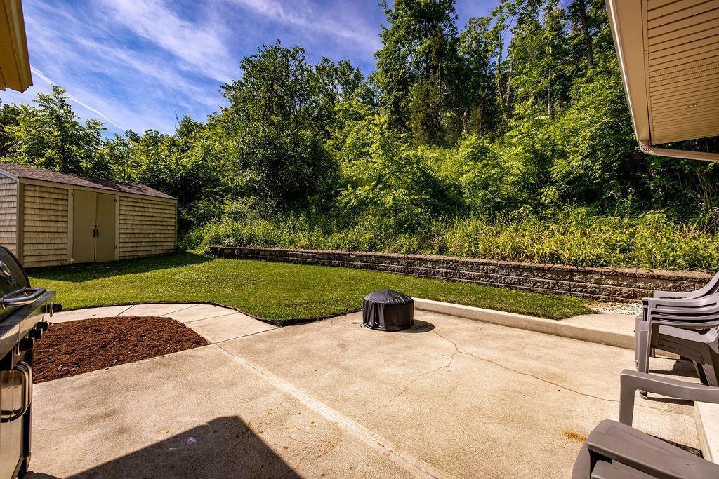 6511 Taylor Road Cincinnati, OH 45248 - Photo 4 of 38